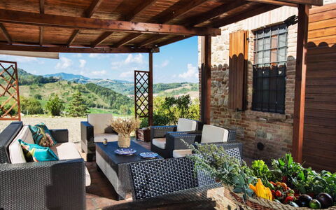 Cascina Tabia: Meubilair, Buitenmeubels, Stoel, Tafel, Buitentafel, Keuken En Eettafel, Veranda, Patio, Eco Hotel, Restaurant