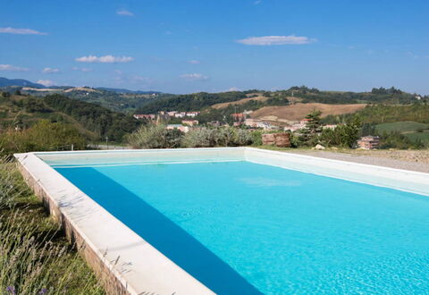 Cascina Tabia: Blauw, Zwembad, Samengesteld Materiaal, Toevlucht, Eco Hotel, Thermae, Villa