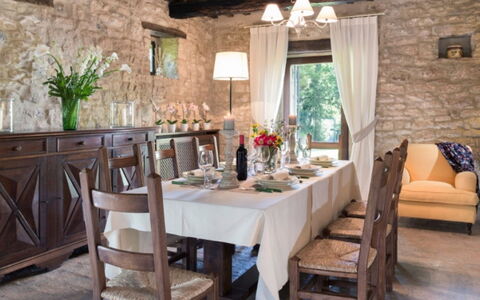 Villa Savino: Meubilair, Interieur Ontwerp, Tafel, Stoel, Hout, Flooring, Eetkamer, Keuken En Eettafel, Kamer, Verlichting
