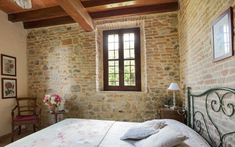Cascina Arcangelo: Meubilair, Muur, Interieur Ontwerp, Hout, Plafond, Flooring, Verdieping, Slaapkamer, Kamer, Bed