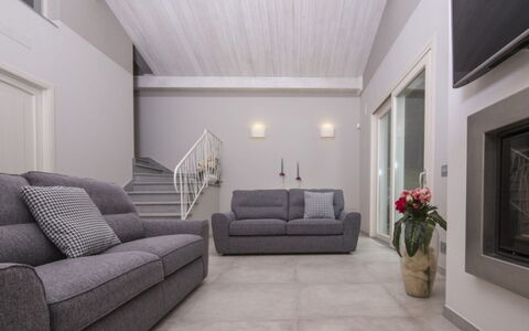 Villa Sara: Meubilair, Interieur Ontwerp, Flooring, Bankstel, Verdieping, Plafond, Kamer, Woonkamer, Verlichting, Appartement
