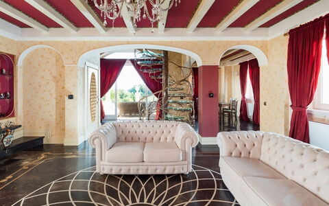 Villa del Drago: Interieur Ontwerp, Flooring, Meubilair, Verdieping, Rood, Hout, Bankstel, Woonkamer, Plafond, Verlichting