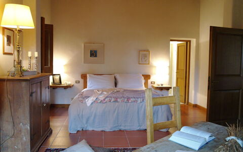 Villa Antonella: Meubilair, Interieur Ontwerp, Flooring, Hout, Verdieping, Bed, Slaapkamer, Kamer, Verlichting, Tafel
