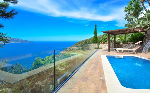 Villa Campanella: Blauw, Water, Zwemwater, Zwembad, Kust En Oceanic Landvormen, Toevlucht, Zee, Kust, Oceaan, Voorgebergte
