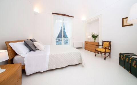 Villa Limoncello: Meubilair, Interieur Ontwerp, Flooring, Verdieping, Hout, Slaapkamer, Kamer, Bed, Plafond, Textiel