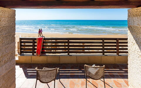 Casa sul Mare: Hout, Meubilair, Buitenmeubels, Schaduw, Zee, Beits, Hardwood, Strand, Oceaan, Balkon