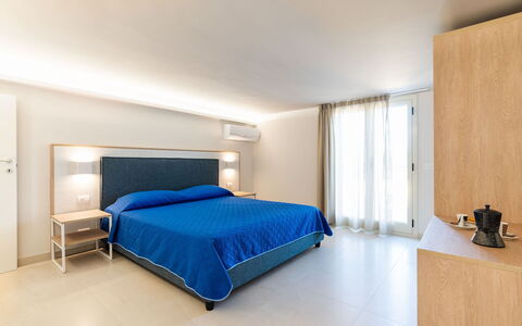 Casa sul Mare: Interieur Ontwerp, Flooring, Meubilair, Verdieping, Appartement, Toevlucht, Kamer, Plafond, Bed, Slaapkamer
