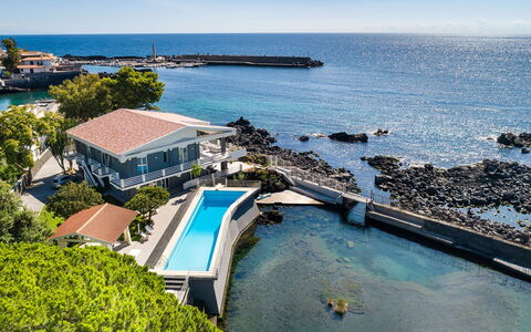 Villa del Faro: Blauw, Water, Zwemwater, Kust En Oceanic Landvormen, Zee, Kust, Toevlucht, Oceaan, Eco Hotel, Kust