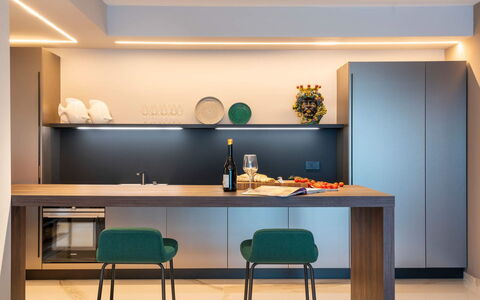 Villa Taormina- Baya Bella: Meubilair, Interieur Ontwerp, Flooring, Hout, Tafel, Keuken, Countertop, Huis, Verdieping, Verlichting