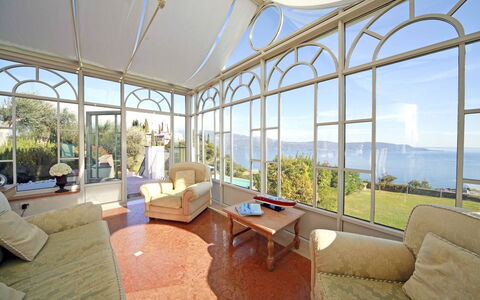 Tenuta le Selve: Eco Hotel, Landgoed, Schaduw, Villa, Kamerplant, Veranda, Balkon, Herenhuis, Daylighting, Outdoor Structuur