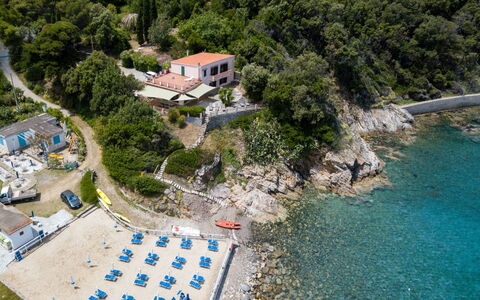 Villa Marciana: Zwemwater, Kust, Kust En Oceanic Landvormen, Kust, Zee, Toevlucht, Strand, Baai, Tropen, Oceaan
