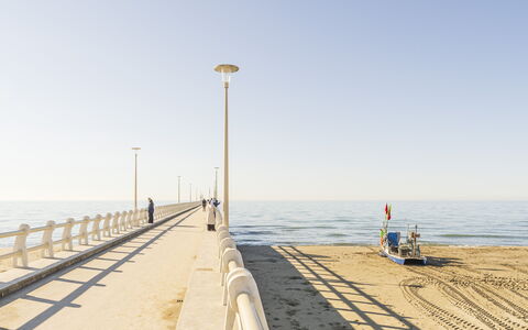 Casa Liliana Ac, Wifi, Forte Dei Marmi: Zee, Horizon, Oceaan, Kust En Oceanic Landvormen, Kust, Strand, Kust, Gang, Boardwalk