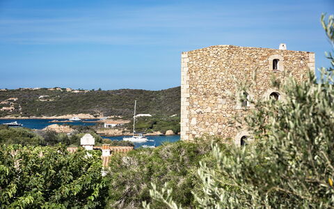 Porto Cervo Apartments Wifi And Ac: Kust, Kust En Oceanic Landvormen, Zee, Kust, Baai, Stenen Muur, Kasteel, Voorgebergte