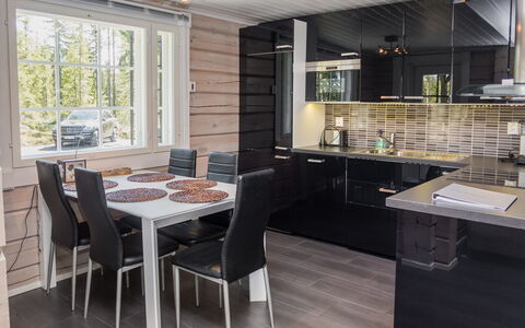Kiehtäjän Kuohu: Meubilair, Hout, Interieur Ontwerp, Keuken, Countertop, Flooring, Plafond, Verlichting, Verdieping, Lichte Inrichting