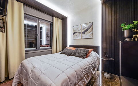 Levi Star West a: Interieur Ontwerp, Bed, Meubilair, Slaapkamer, Flooring, Verdieping, Muur, Laken, Hout, Plafond