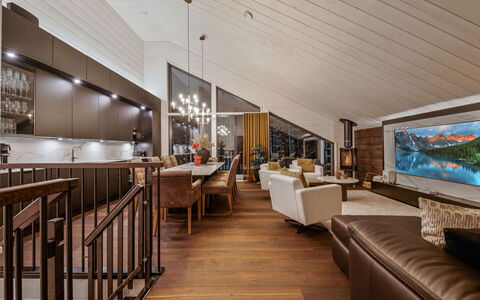 Levi Star West a: Hout, Interieur Ontwerp, Plafond, Flooring, Bankstel, Verdieping, Woonkamer, Huis, Meubilair, Houten Vloer