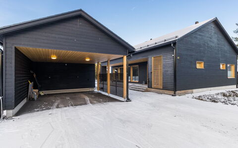 Villa Plywood: Meubilair, Interieur Ontwerp, Flooring, Verdieping, Tafel, Plafond, Keuken En Eettafel, Verlichting, Stoel, Huis