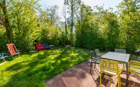 Parkside Residence Oostkapelle: Groen, Gras, Blad, Vegetation, Struik, Tuin, Meubilair, Land Lot, De Lente, Groundcover