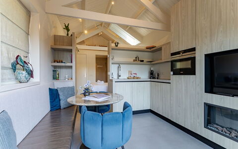 Residence Domburgse Duinen: Interieur Ontwerp, Hout, Flooring, Verdieping, Plafond, Meubilair, Kamer, Countertop, Keuken, Woonkamer