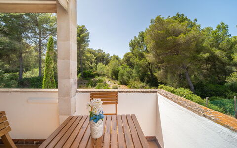 De Vacances: Hout, Buitenmeubels, Hardwood, Schaduw, Beits, Veranda, Dek, Eco Hotel, Balkon, Patio