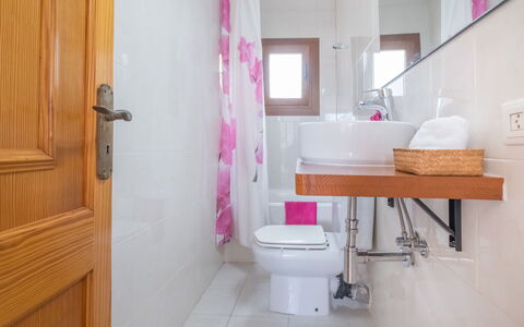 De Vacances: Zwembad, Toevlucht, Appartement, Hotel, Condominium, Badplaats, Thermae, Villa, Eco Hotel