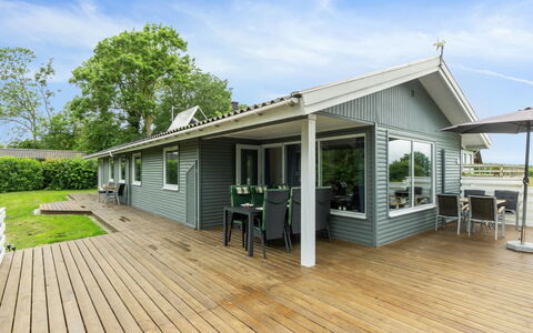 Blomma - 300M from the Sea: Dak, Huis, Huis, Verblijf, Siding, Landgoed, Oprit, Garden Gebouwen, Werf, Schuur