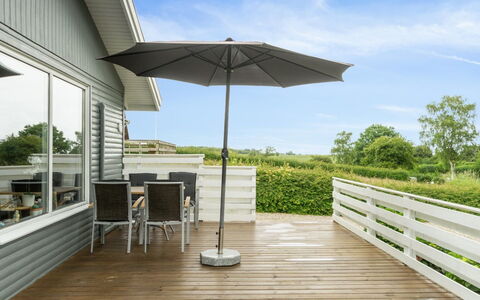 Blomma - 300M from the Sea: Dak, Huis, Huis, Verblijf, Siding, Landgoed, Oprit, Garden Gebouwen, Werf, Schuur