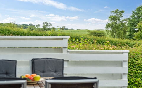 Blomma - 300M from the Sea: Dak, Huis, Huis, Verblijf, Siding, Landgoed, Oprit, Garden Gebouwen, Werf, Schuur