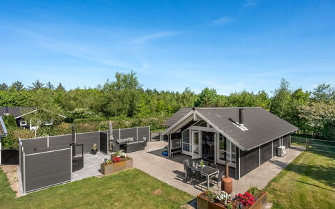 Kuisma - 1.1Km to the Fjord: Dak, Huis, Huis, Woongebied, Verblijf, Landgoed, Siding, Voorstad, Landscaping, Garden Gebouwen