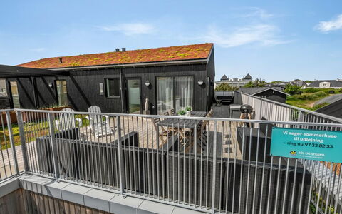 Kjeld - from the Sea: Hout, Architectuur, Dak, Stedelijk Ontwerp, Samengesteld Materiaal, Dek, Helling, Balkon, Trap, Plank