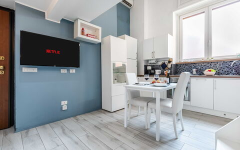 Duomo In 8 Stop: Interieur Ontwerp, Flooring, Meubilair, Verdieping, Major Appliance, Kamer, Plafond, Keuken, Appartement, Huishoudapparatuur