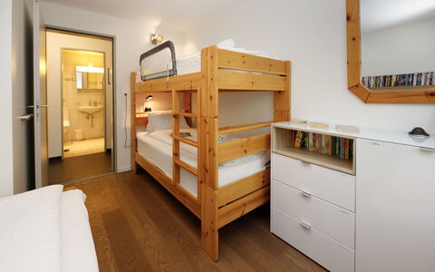 Chalet an der Egg: Stapelbed, Hout, Interieur Ontwerp, Bed, Slaapkamer, Flooring, Plafond, Verdieping, Meubilair, Kamer