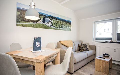 Winterfreude: Meubilair, Interieur Ontwerp, Hout, Flooring, Bankstel, Kamer, Plafond, Verdieping, Woonkamer, Fotolijst