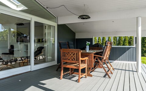 Timao - 750M from the Sea: Hout, Huis, Veranda, Dek, Hardwood, Dak, Beits, Houten Vloer, Eco Hotel