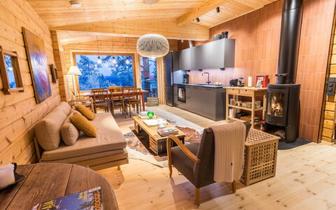 Kelokaltiokylän Maja 22: Hout, Interieur Ontwerp, Meubilair, Flooring, Plafond, Verdieping, Woonkamer, Huis, Bankstel, Hardwood