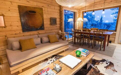 Kelokaltiokylän Maja 22: Interieur Ontwerp, Meubilair, Flooring, Verdieping, Hout, Plafond, Woonkamer, Houten Vloer, Bankstel, Huis