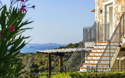 Baia Bianca Apartments Sardinia: Balkon, Landgoed, Leuning, Villa, Eco Hotel, Trap, Hek, Veranda, Herenhuis