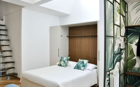 Suite Trastevere: Meubilair, Interieur Ontwerp, Slaapkamer, Verdieping, Flooring, Hout, Bed, Linens, Textiel, Bedding