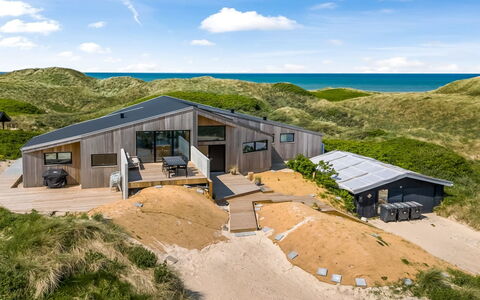 Tamina - 50M from the Sea: Hout, Huis, Veranda, Dek, Hardwood, Dak, Beits, Houten Vloer, Eco Hotel