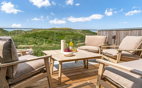 Tamina - 50M from the Sea: Hout, Huis, Veranda, Dek, Hardwood, Dak, Beits, Houten Vloer, Eco Hotel