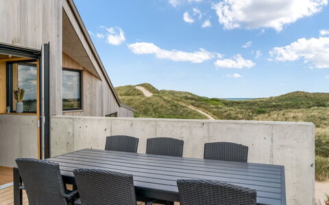 Tamina - 50M from the Sea: Hout, Huis, Veranda, Dek, Hardwood, Dak, Beits, Houten Vloer, Eco Hotel