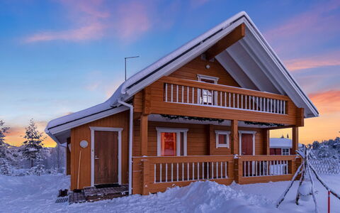 Villa Kunteus: Hout, Huis, Sneeuw, Verblijf, Huis, Winter, Dak, Freezing, Siding, Helling