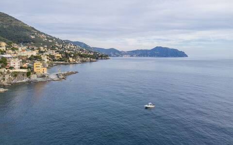 Casa Annalù With Garden, Wifi, Bogliasco: Blauw, Water, Zwemwater, Bergachtig Landvormen, Kust, Berg, Kust En Oceanic Landvormen, Horizon, Zee, Heuvel