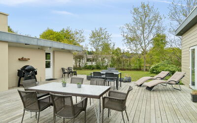 Sebine - 200M from the Sea