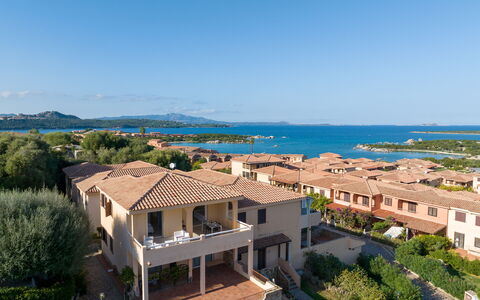 Golfo Aranci Apartments With Ac: Woongebied, Kust En Oceanic Landvormen, Huis, Kust, Zee, Appartement, Kust, Voorstad, Landgoed, Oceaan