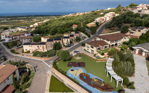 Apartment Sardinia Seaside Ac And Wifi: Woongebied, Vogelperspectief, Landschap, Huis, Luchtfotografie,  Dorf\, Buurt, Stad, Voorstad, Huis