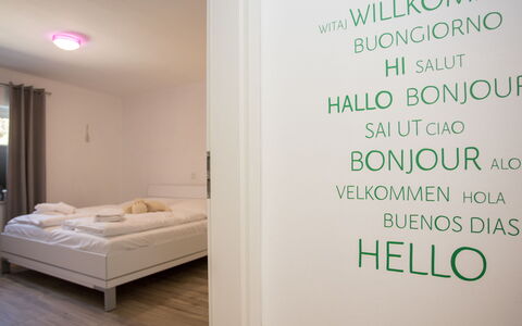 Family Lodge: Interieur Ontwerp, Muur, Flooring, Bed, Slaapkamer, Verdieping, Hout, Meubilair, Kamer, Plafond