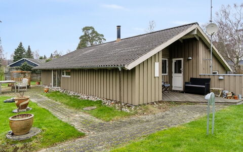 Arent - 1.1Km from the Sea: Hout, Meubilair, Appartement, Kamer, Plafond, Beits, Stoel, Hardwood, Vernis, Timmerhout