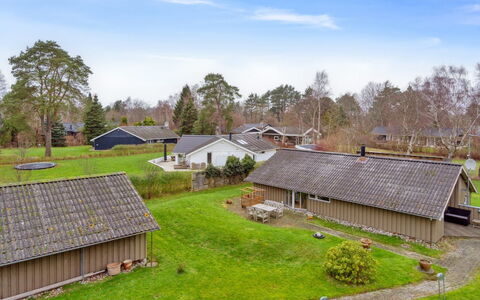Arent - 1.1Km from the Sea: Hout, Meubilair, Appartement, Kamer, Plafond, Beits, Stoel, Hardwood, Vernis, Timmerhout
