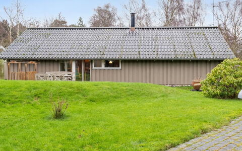 Arent - 1.1Km from the Sea: Hout, Meubilair, Appartement, Kamer, Plafond, Beits, Stoel, Hardwood, Vernis, Timmerhout